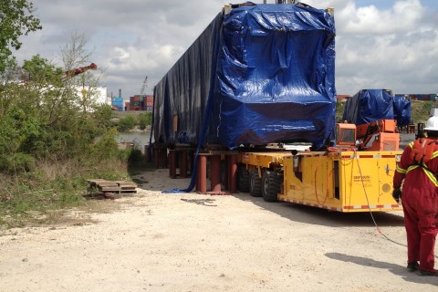 Q_Air Freight Forwarding_Barge offloading (6)