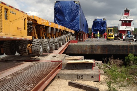 Q_Air Freight Forwarding_Barge offloading (9)