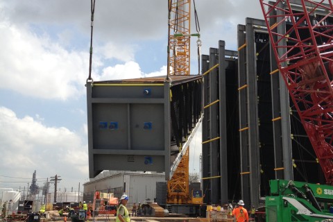 Q_Air Freight Forwarding_HRSG off the truck and being put in place