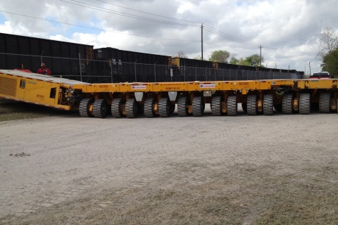 Q_Air Freight Forwarding_barge offloading (7)